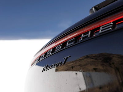 2023 Porsche Macan Macan T (MY23)