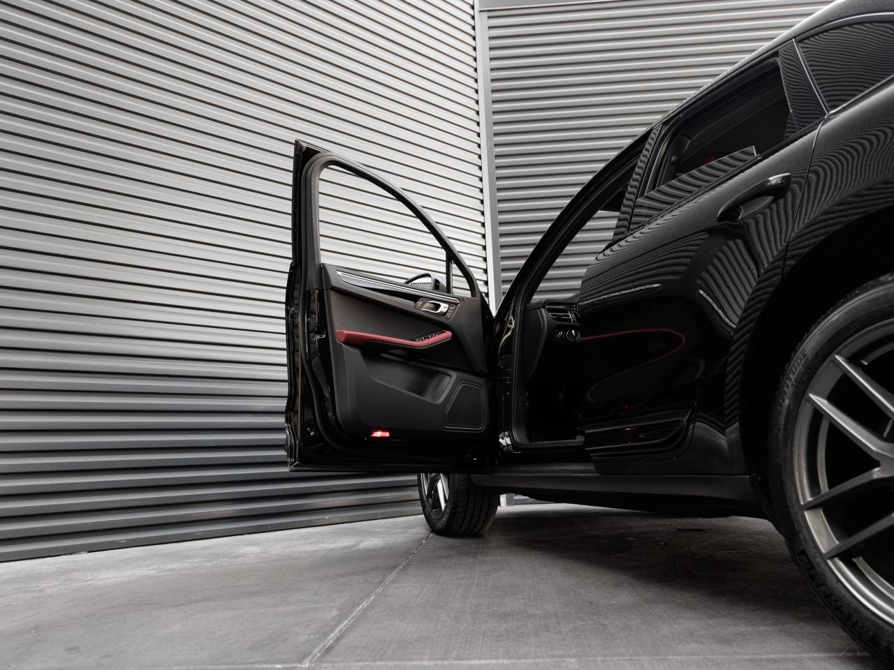 2023 Porsche Macan Macan T (MY23)