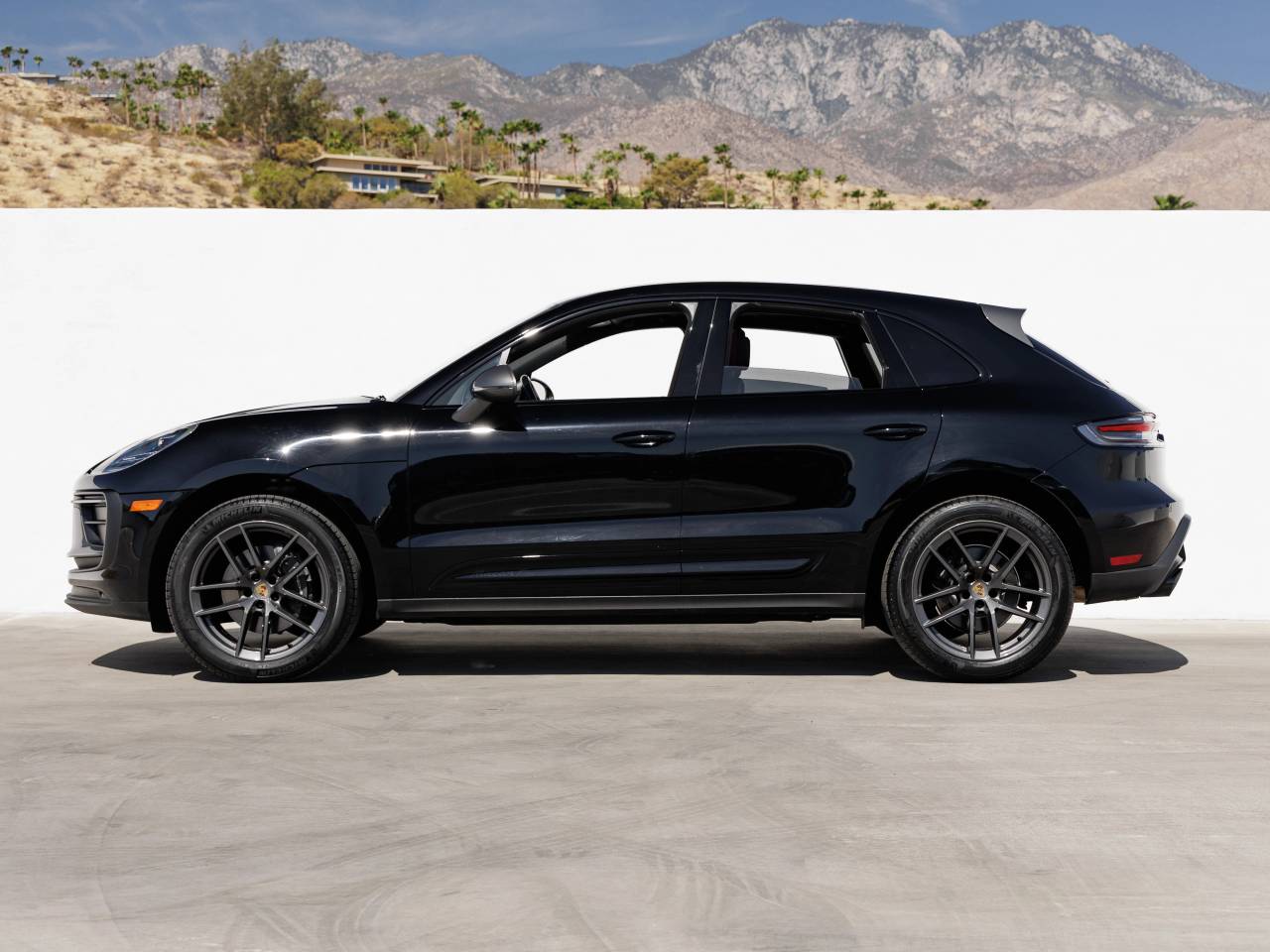 2023 Porsche Macan Macan T (MY23)