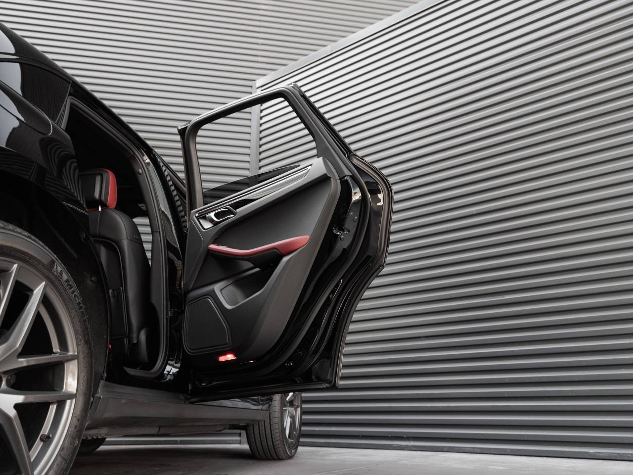 2023 Porsche Macan Macan T (MY23)