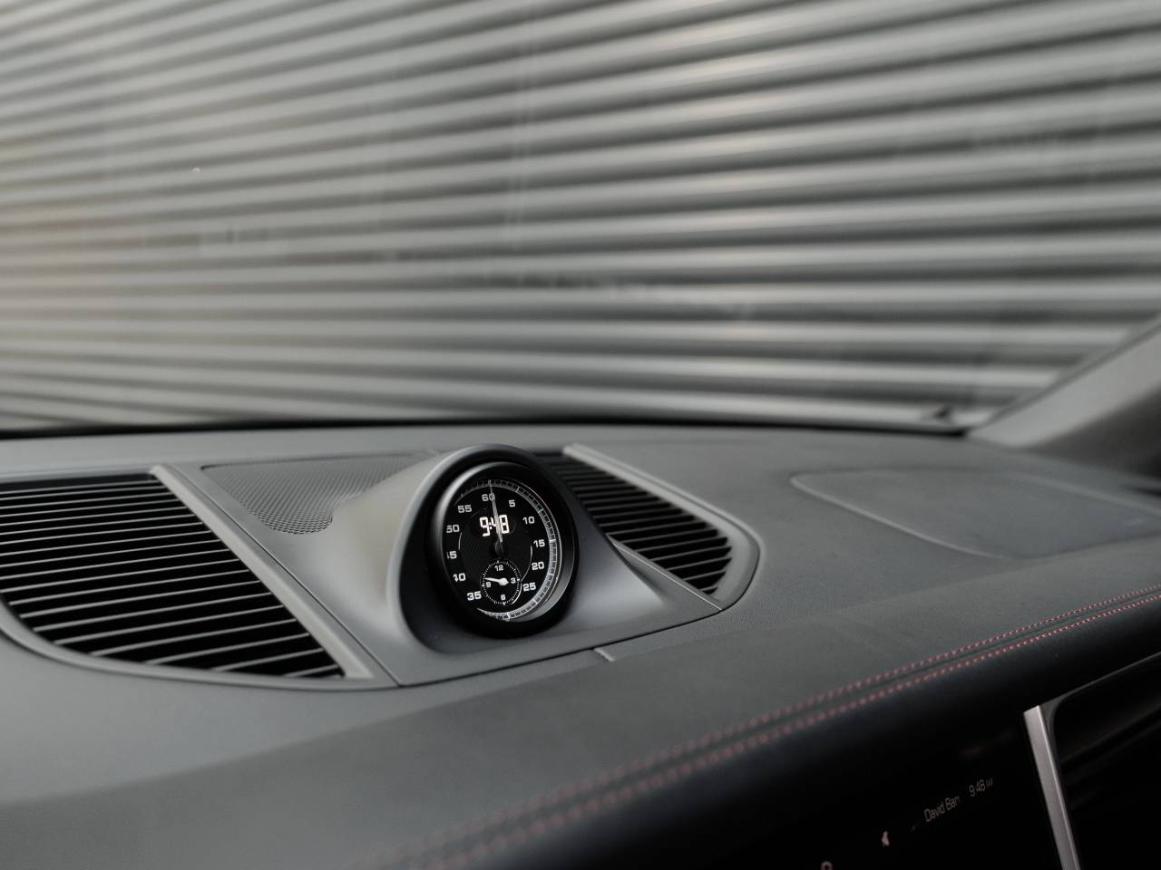 2023 Porsche Macan Macan T (MY23)
