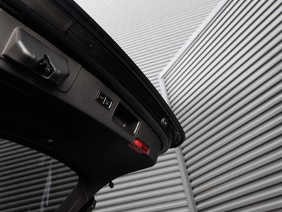 2023 Porsche Macan Macan T (MY23)