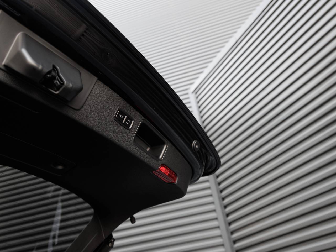 2023 Porsche Macan Macan T (MY23)