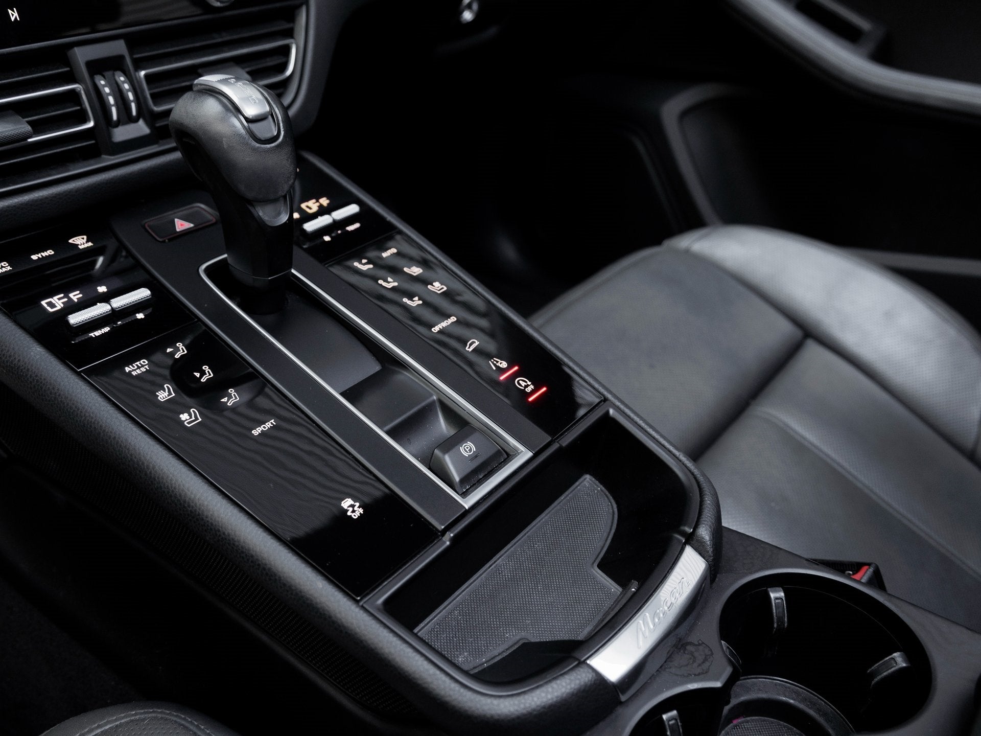 2023 Porsche Macan Macan (MY23)