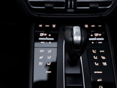 2023 Porsche Macan Macan (MY23)