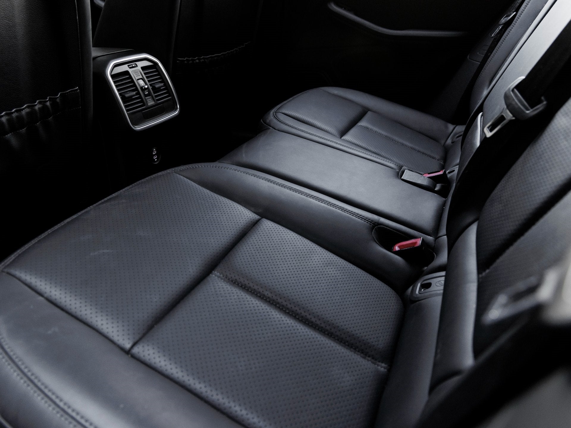 2023 Porsche Macan Macan (MY23)