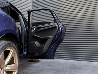 2023 Porsche Macan Macan (MY23)