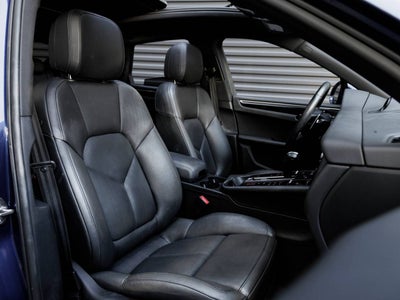 2023 Porsche Macan Macan (MY23)