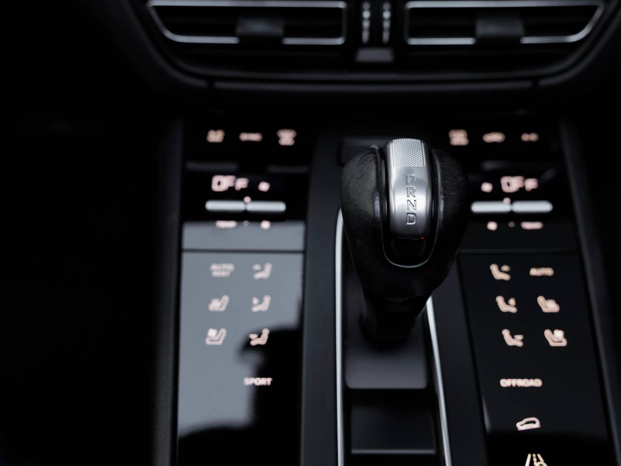 2023 Porsche Macan Macan (MY23)