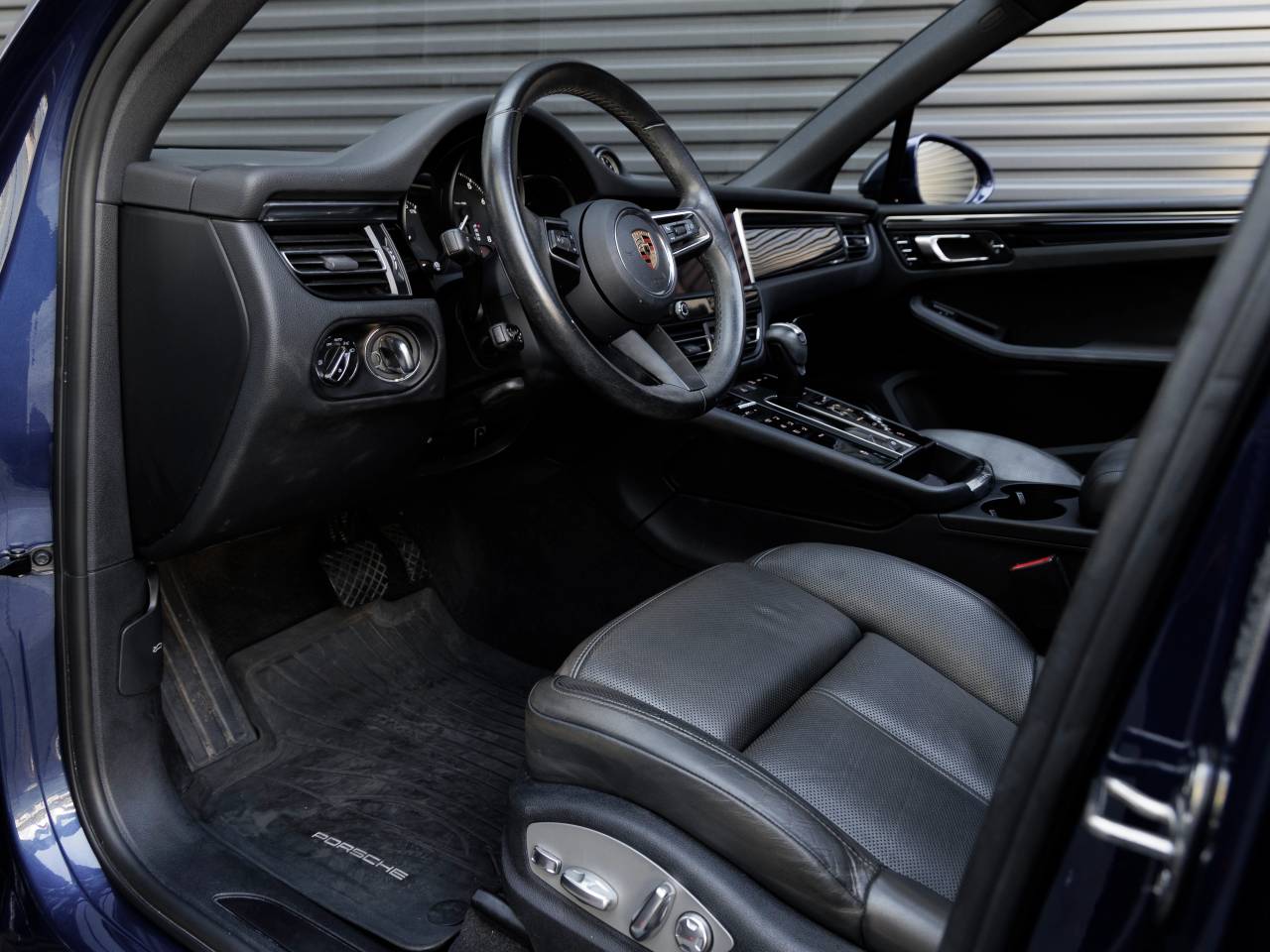 2023 Porsche Macan Macan (MY23)