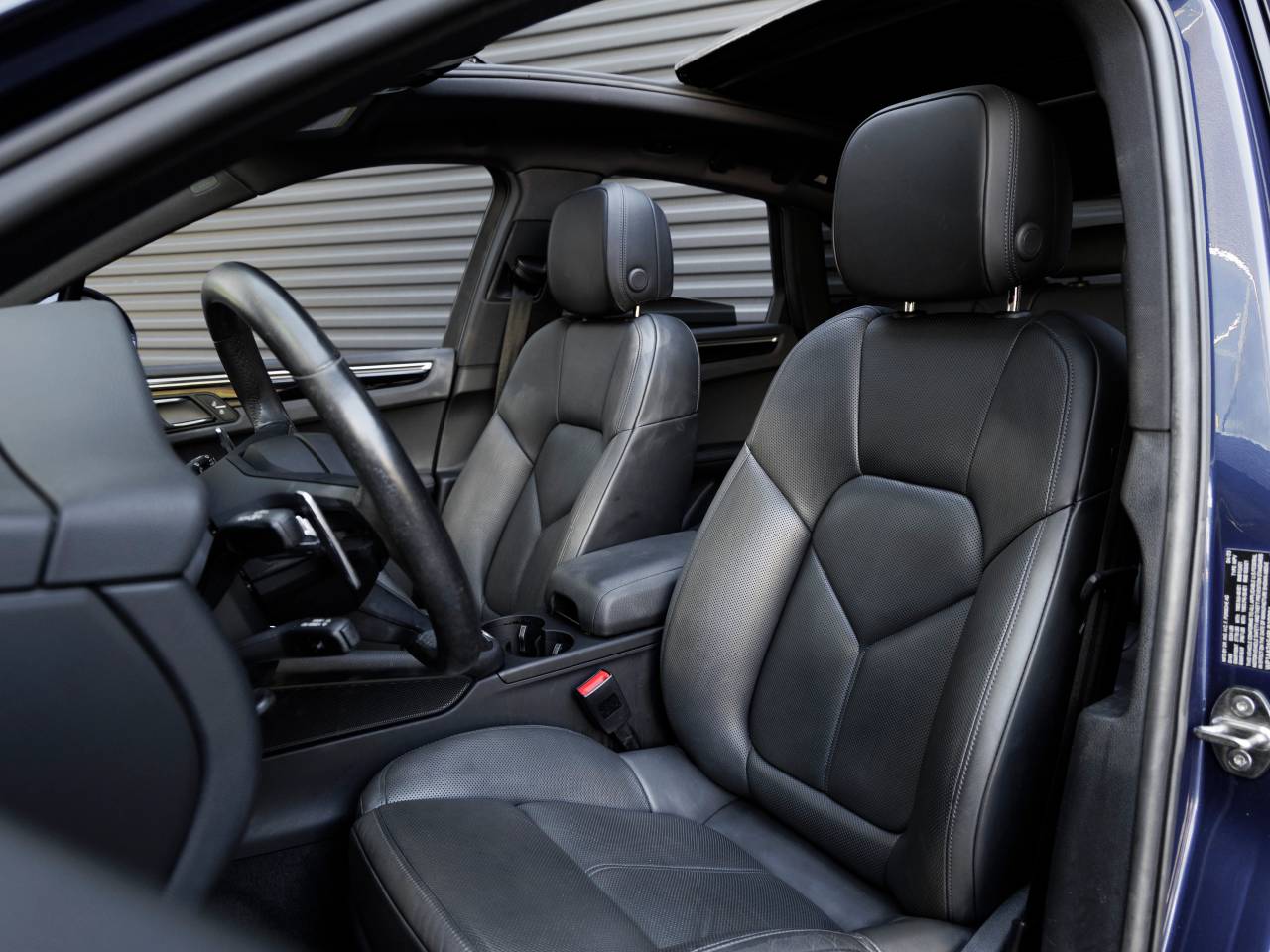 2023 Porsche Macan Macan (MY23)