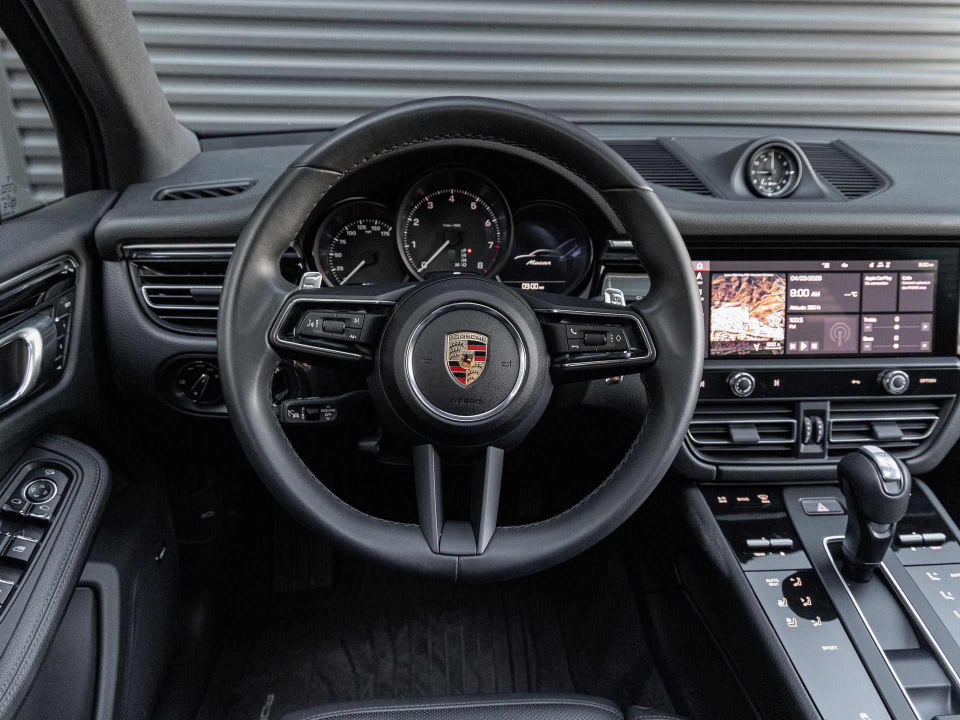 2025 Porsche Macan Base