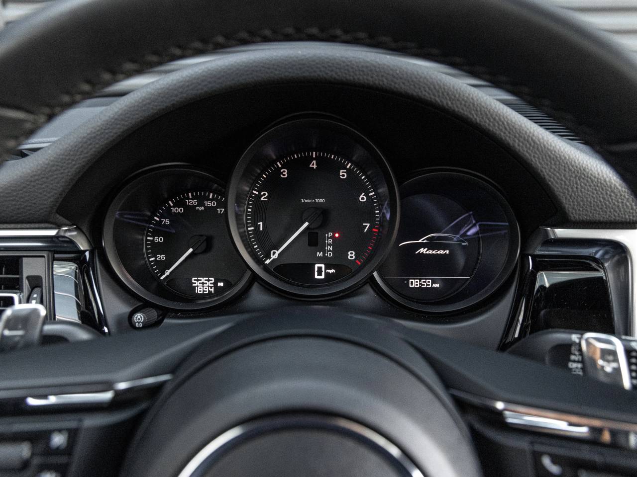 2025 Porsche Macan Base