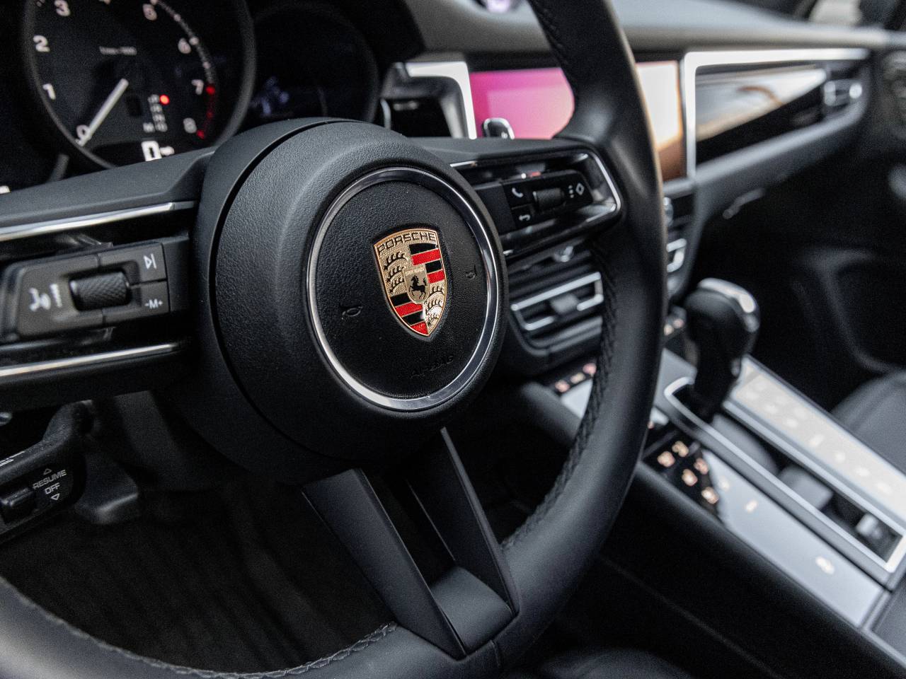 2025 Porsche Macan Base