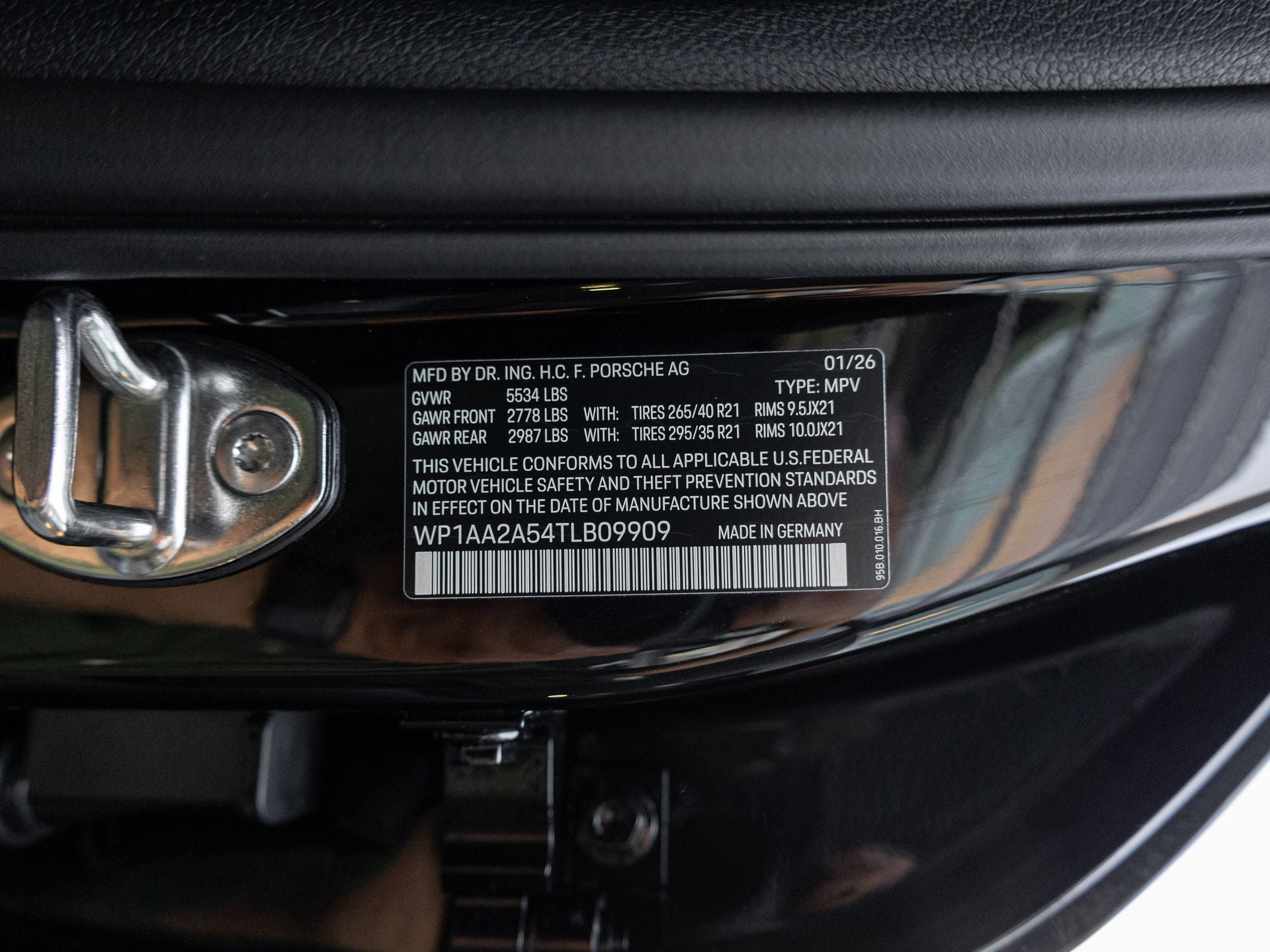 2026 Porsche Macan Base