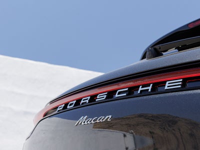 2026 Porsche Macan Base