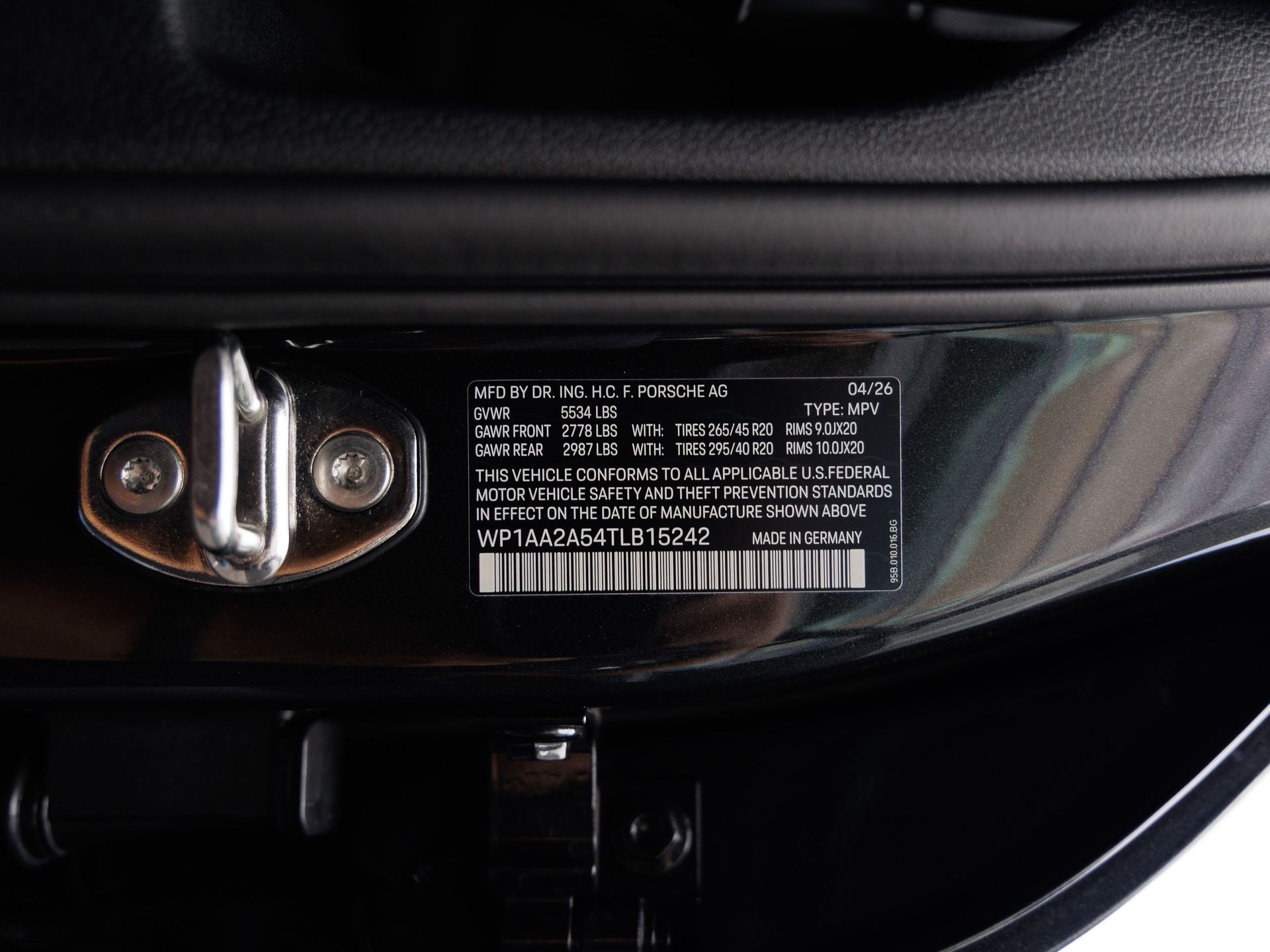 2026 Porsche Macan Base