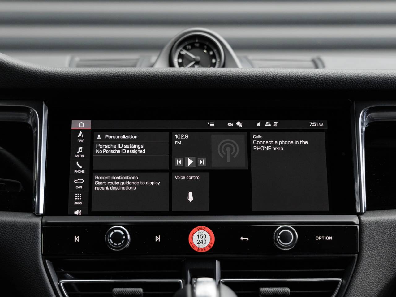 2026 Porsche Macan Base