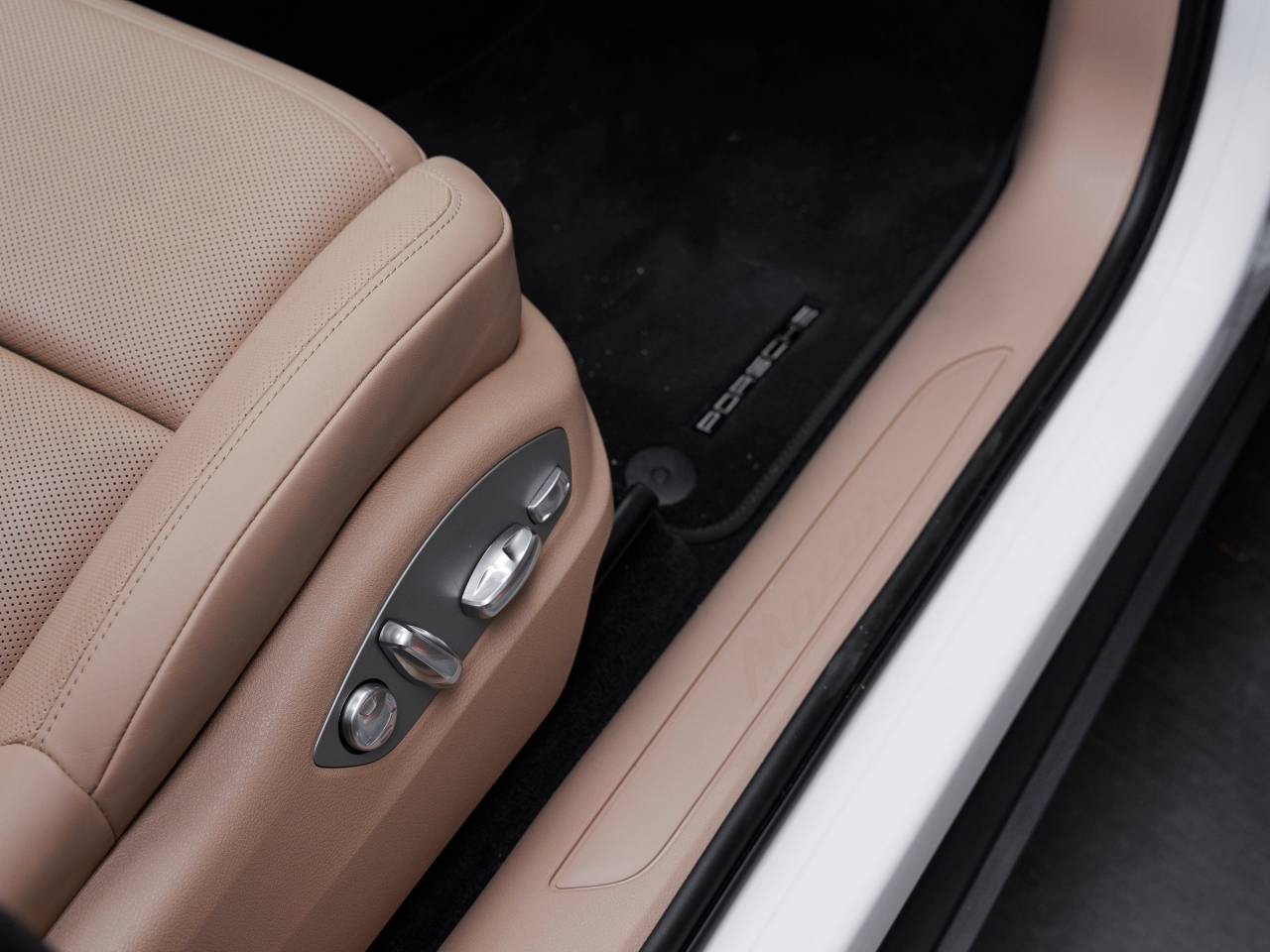 2025 Porsche Macan Macan