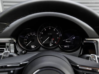 2025 Porsche Macan Macan