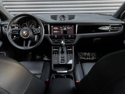 2025 Porsche Macan Macan