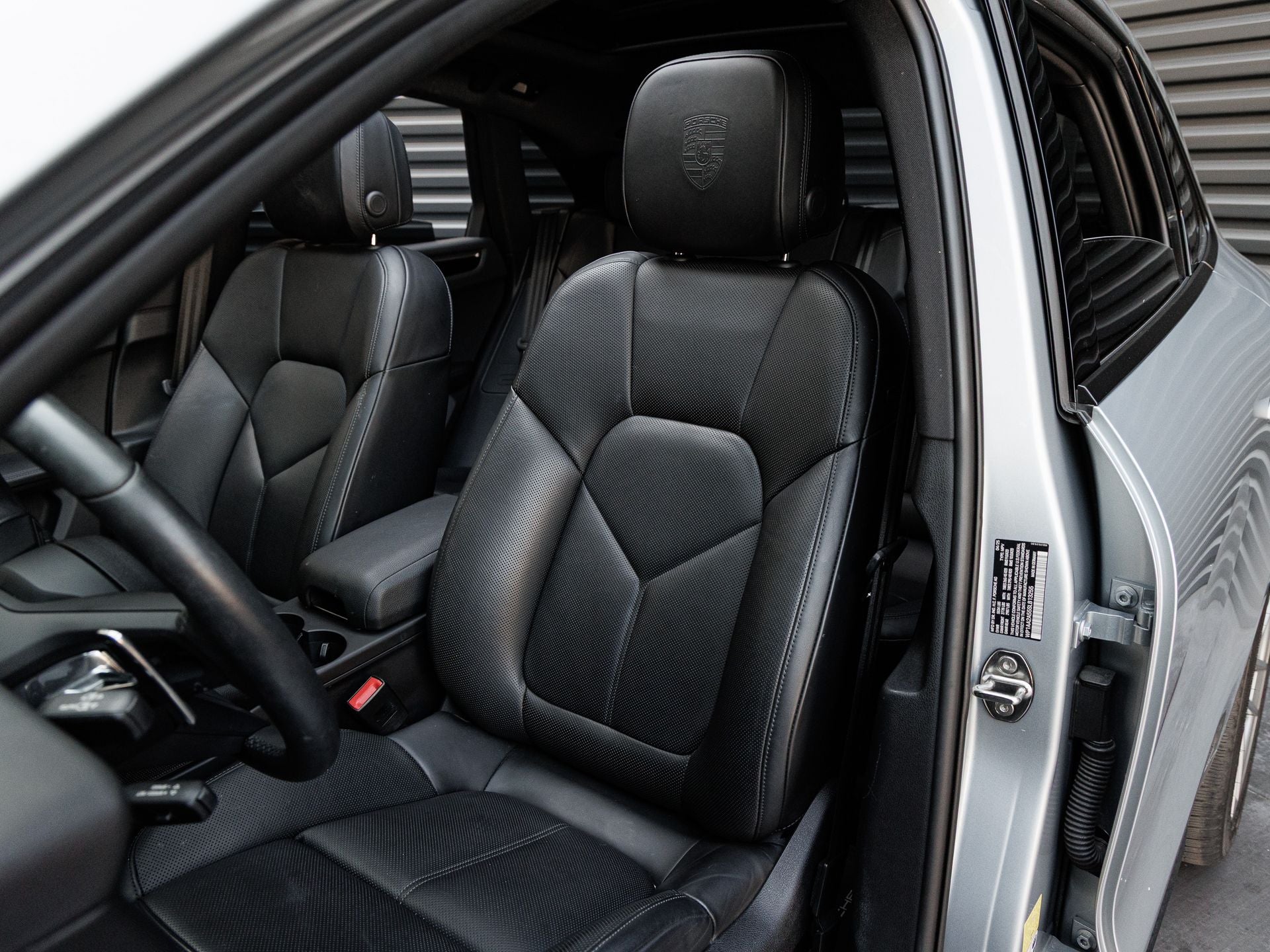 2025 Porsche Macan Base