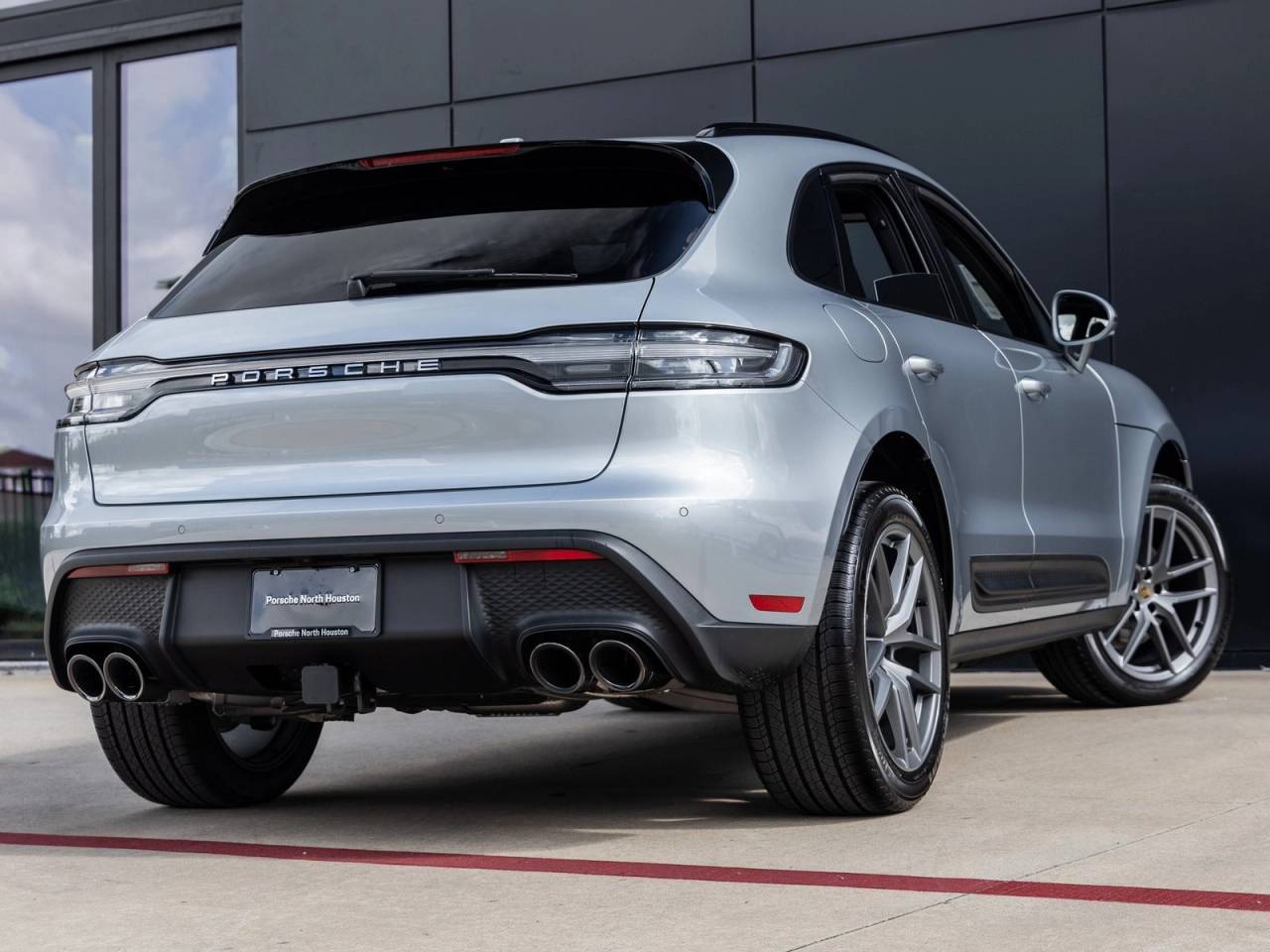 2025 Porsche Macan Base
