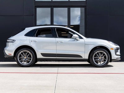 2025 Porsche Macan Base