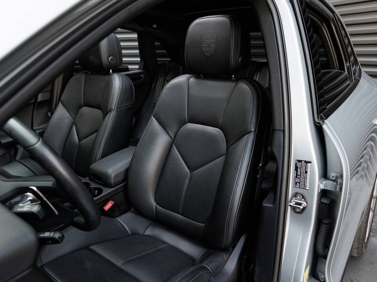 2025 Porsche Macan Base