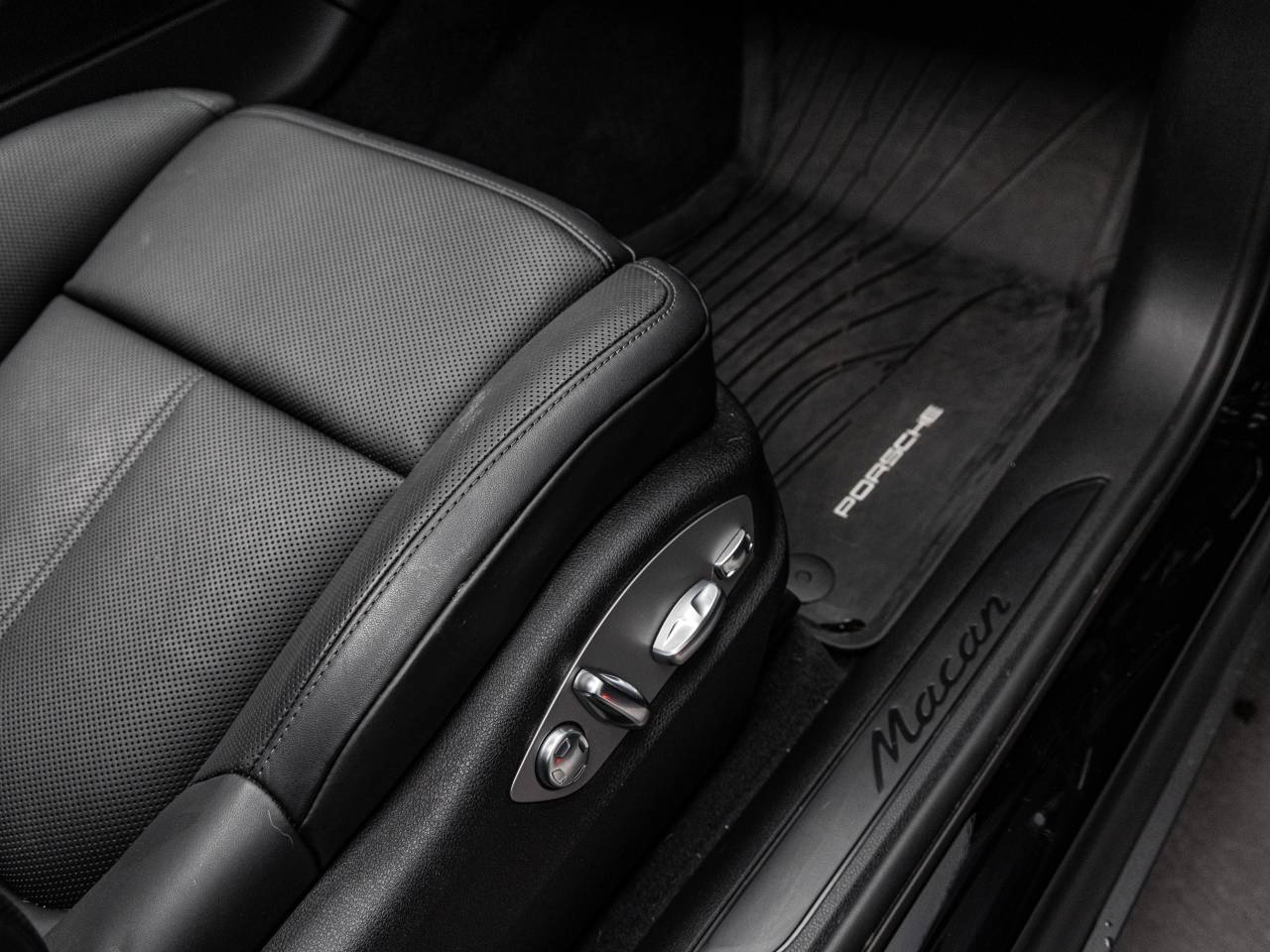 2025 Porsche Macan Macan