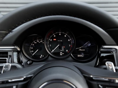 2026 Porsche Macan Base