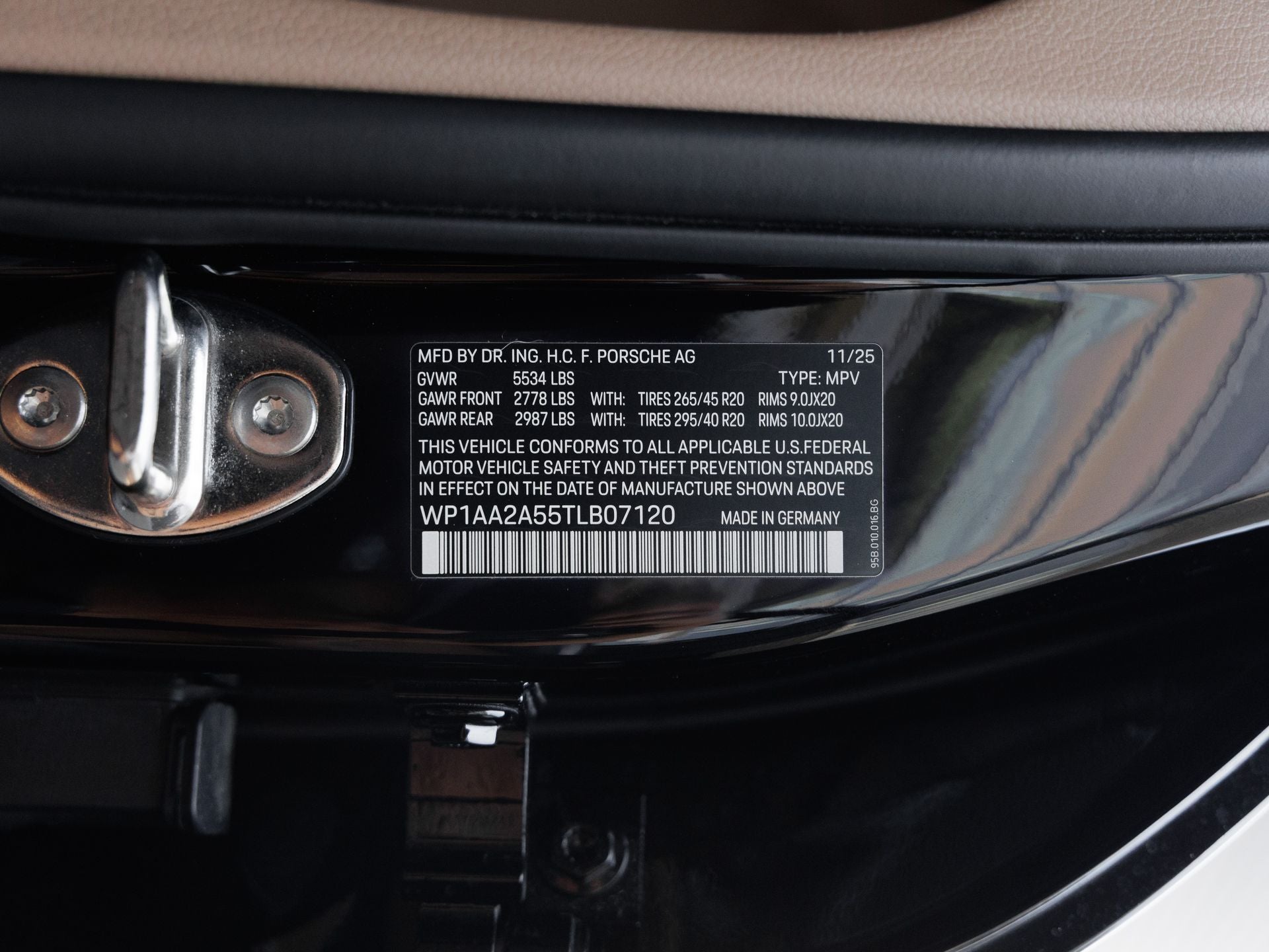 2026 Porsche Macan Macan