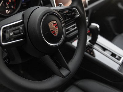2026 Porsche Macan Base