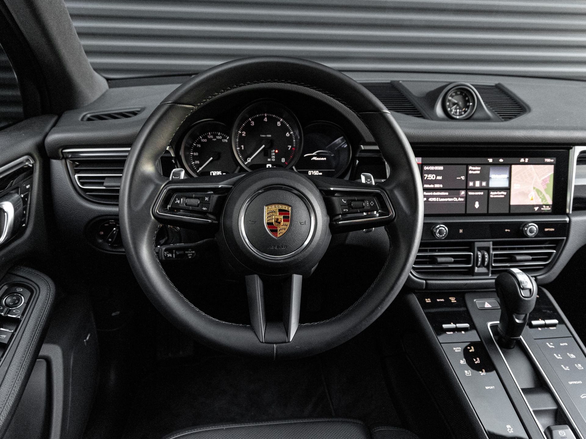 2022 Porsche Macan Macan