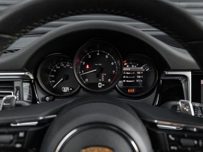 2022 Porsche Macan Macan