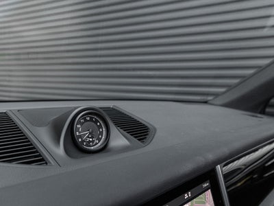 2022 Porsche Macan Macan