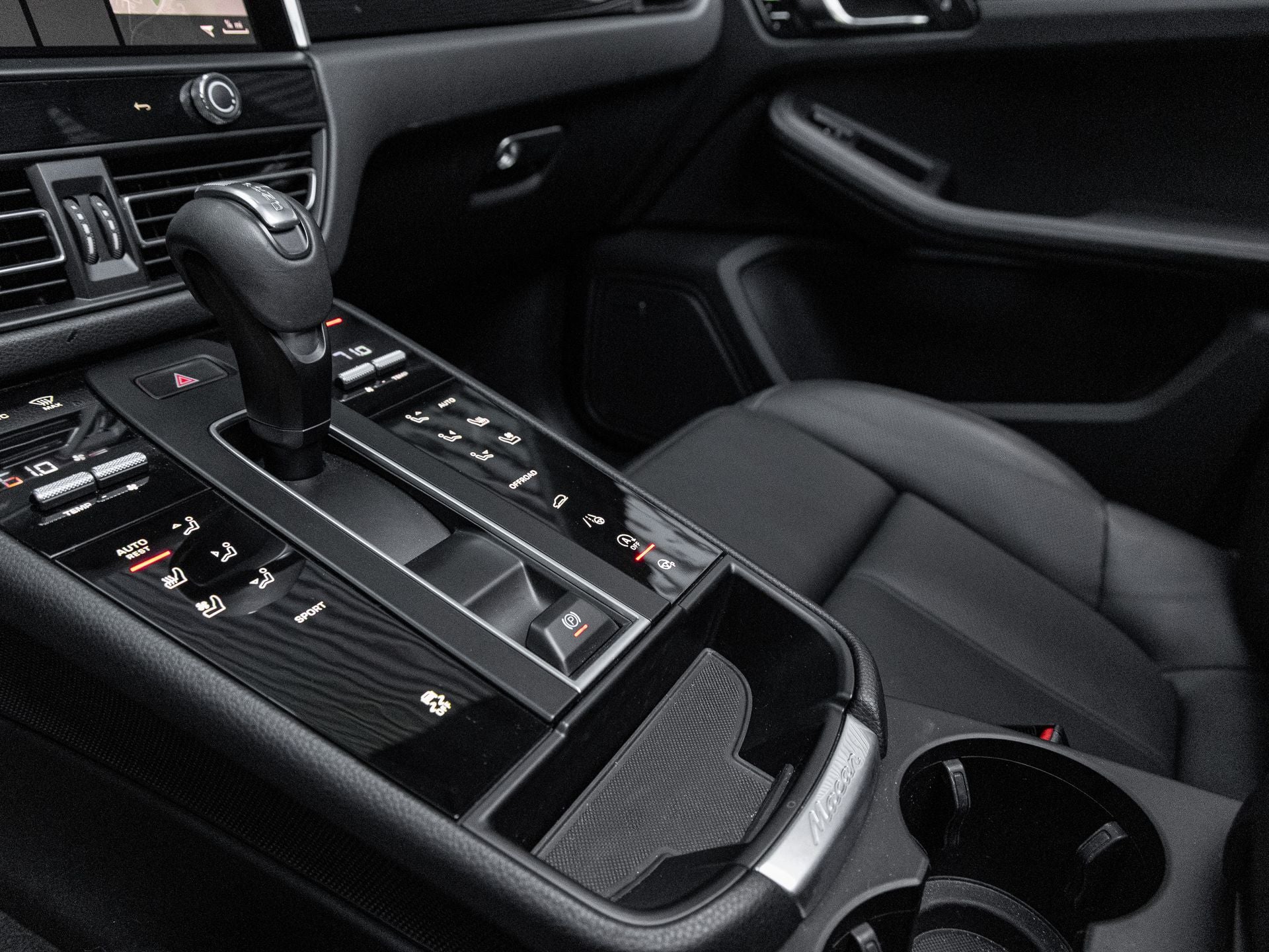 2022 Porsche Macan Macan