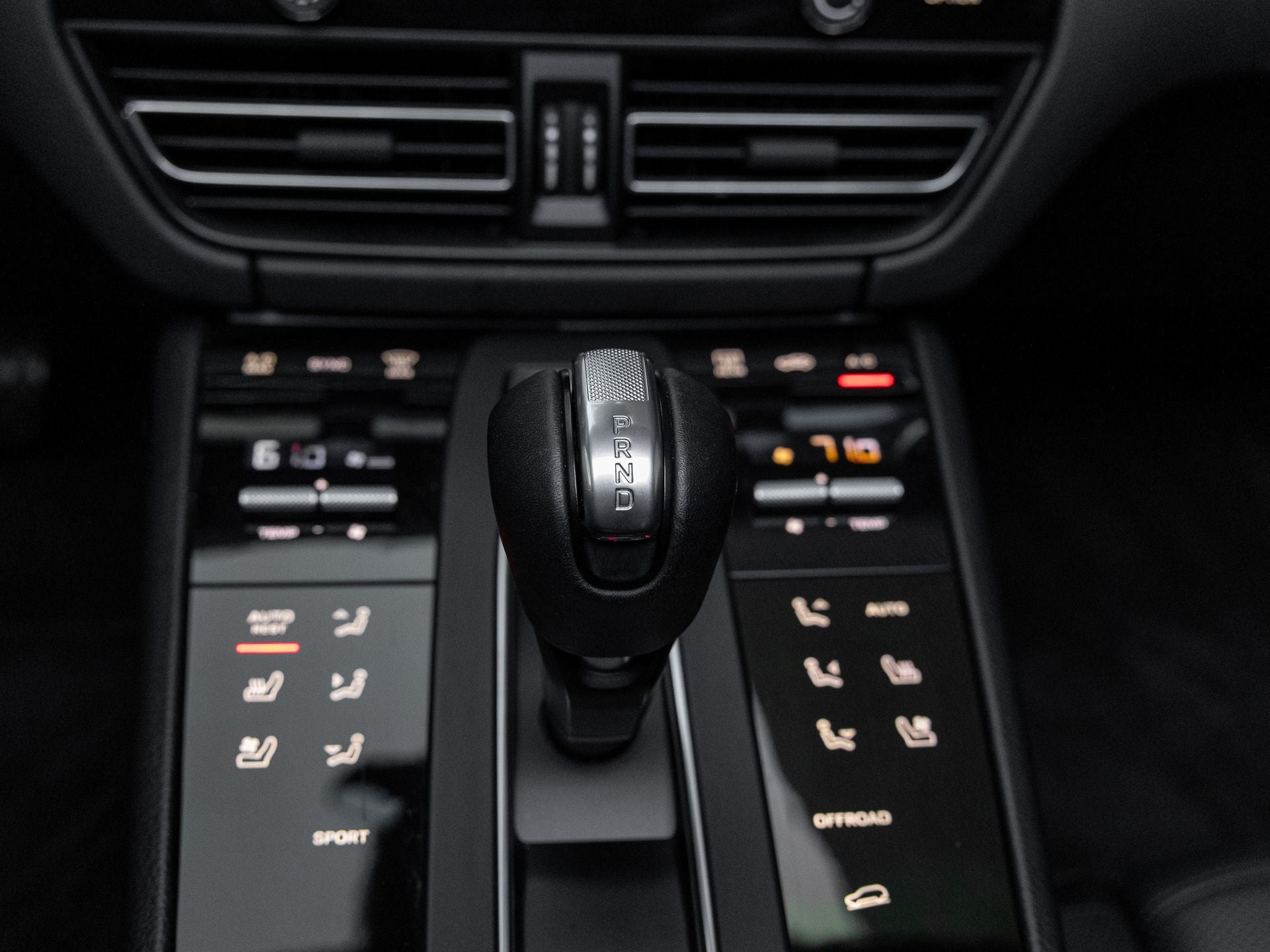 2022 Porsche Macan Macan