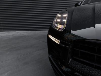 2022 Porsche Macan Macan