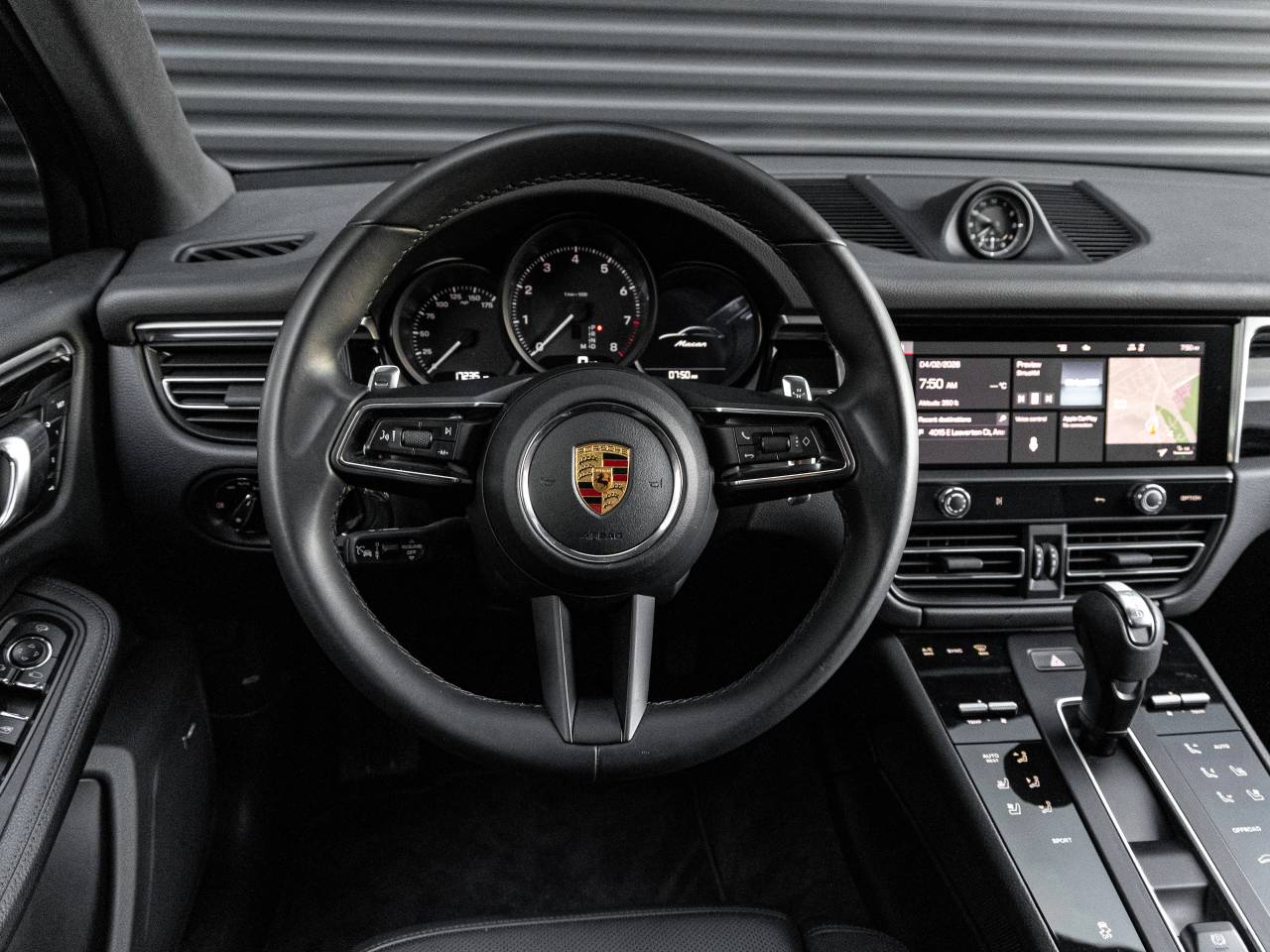 2022 Porsche Macan Base