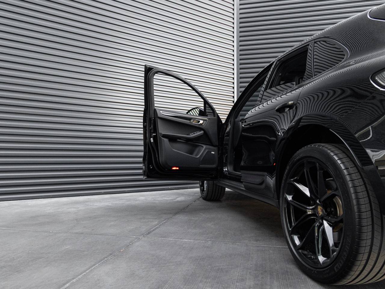 2022 Porsche Macan Base