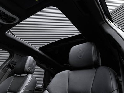 2022 Porsche Macan Base