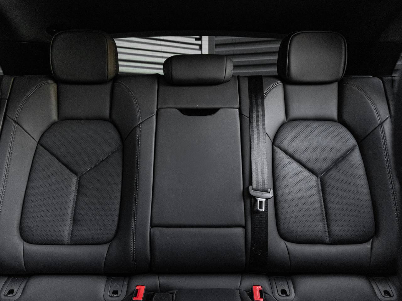 2022 Porsche Macan Base