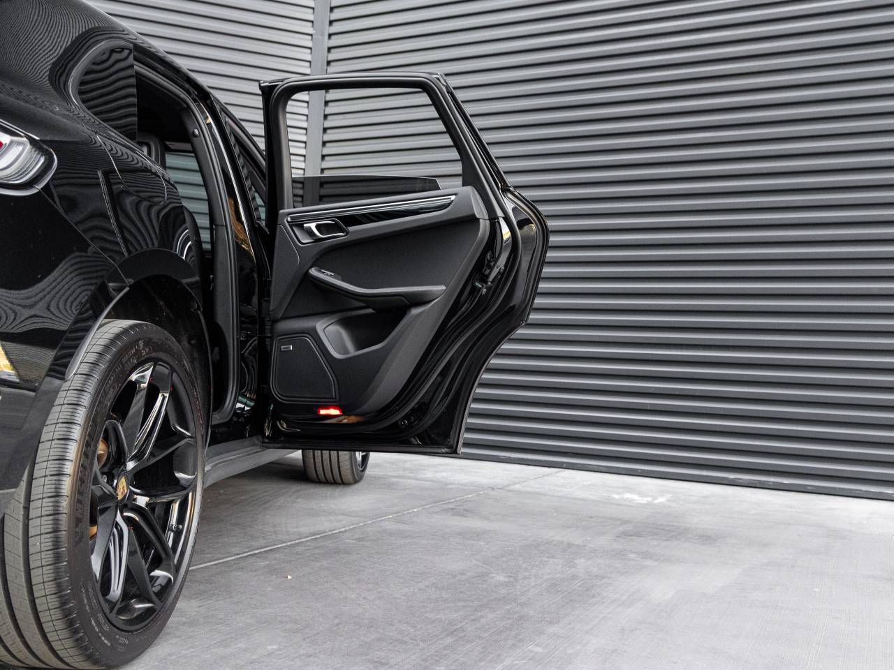 2022 Porsche Macan Base