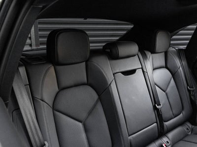 2022 Porsche Macan Base