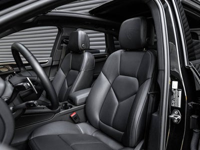 2022 Porsche Macan Macan