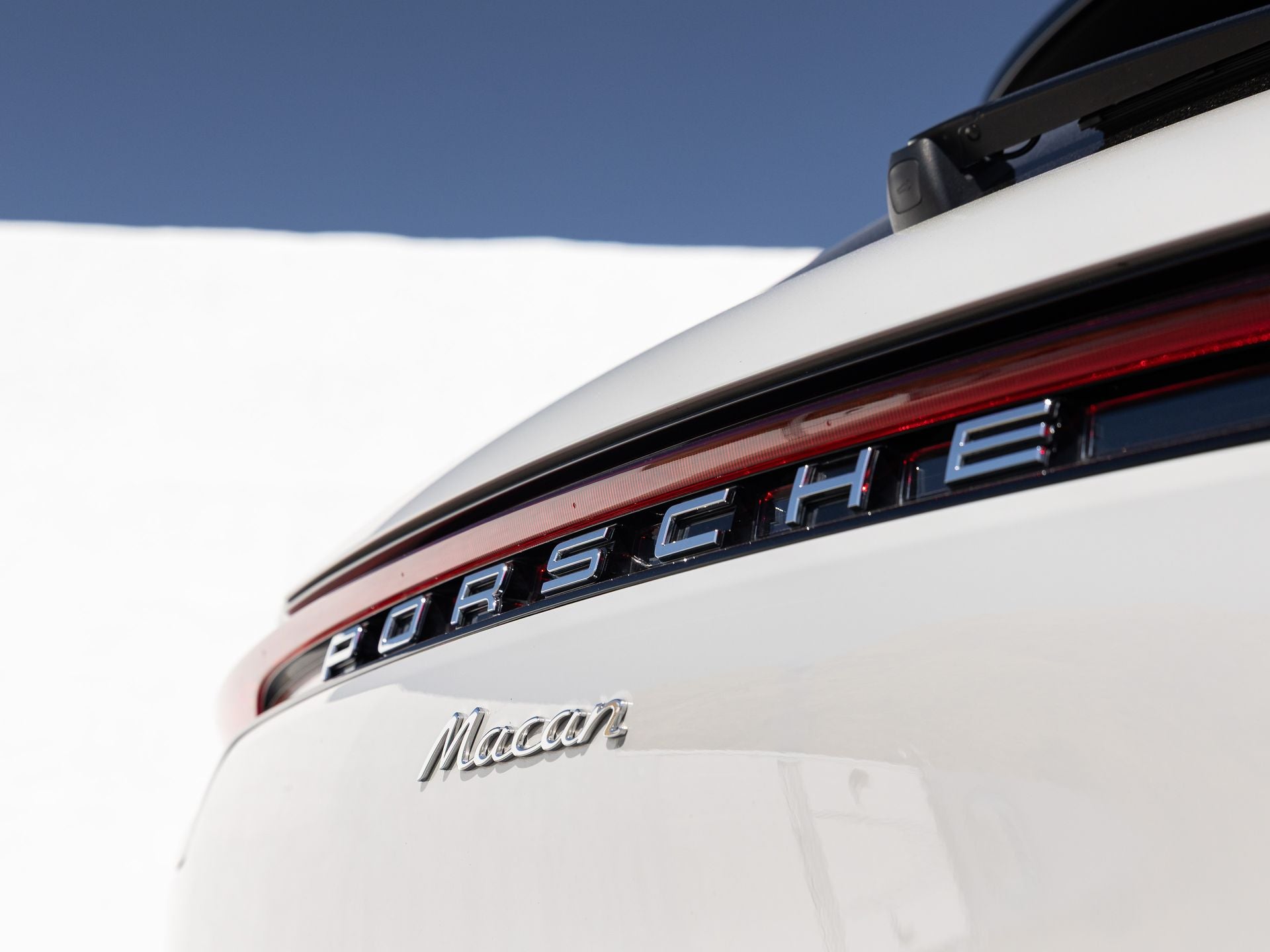 2025 Porsche Macan Base