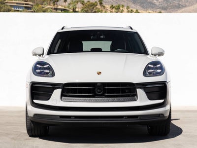 2025 Porsche Macan Base