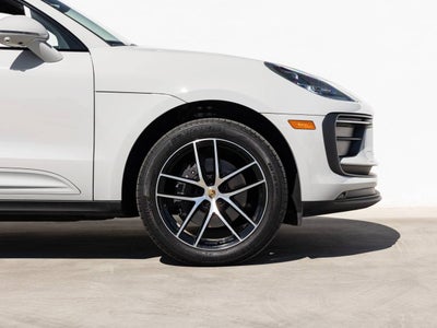 2025 Porsche Macan Base