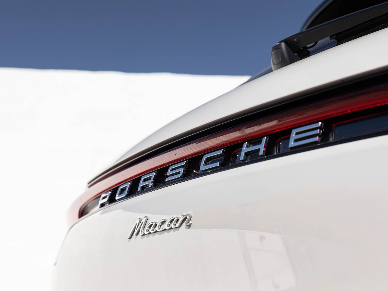 2025 Porsche Macan Base